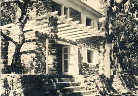 Káptalanfüred története - Dr. Horváth János irodalomtörténész villája, Szigeti József u. 50., Épült 1936., jelenleg is a család tulajdona